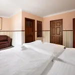 Отель Daniela